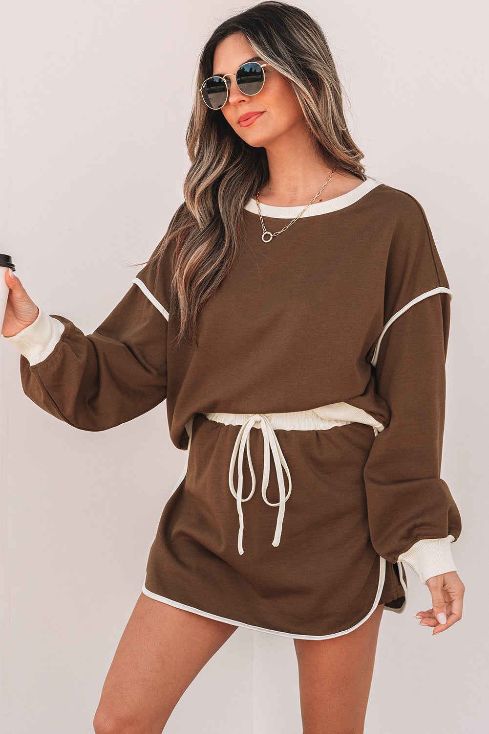 Rose Red Color Contrast Loose Pullover and Lace-up Waist Skort Set