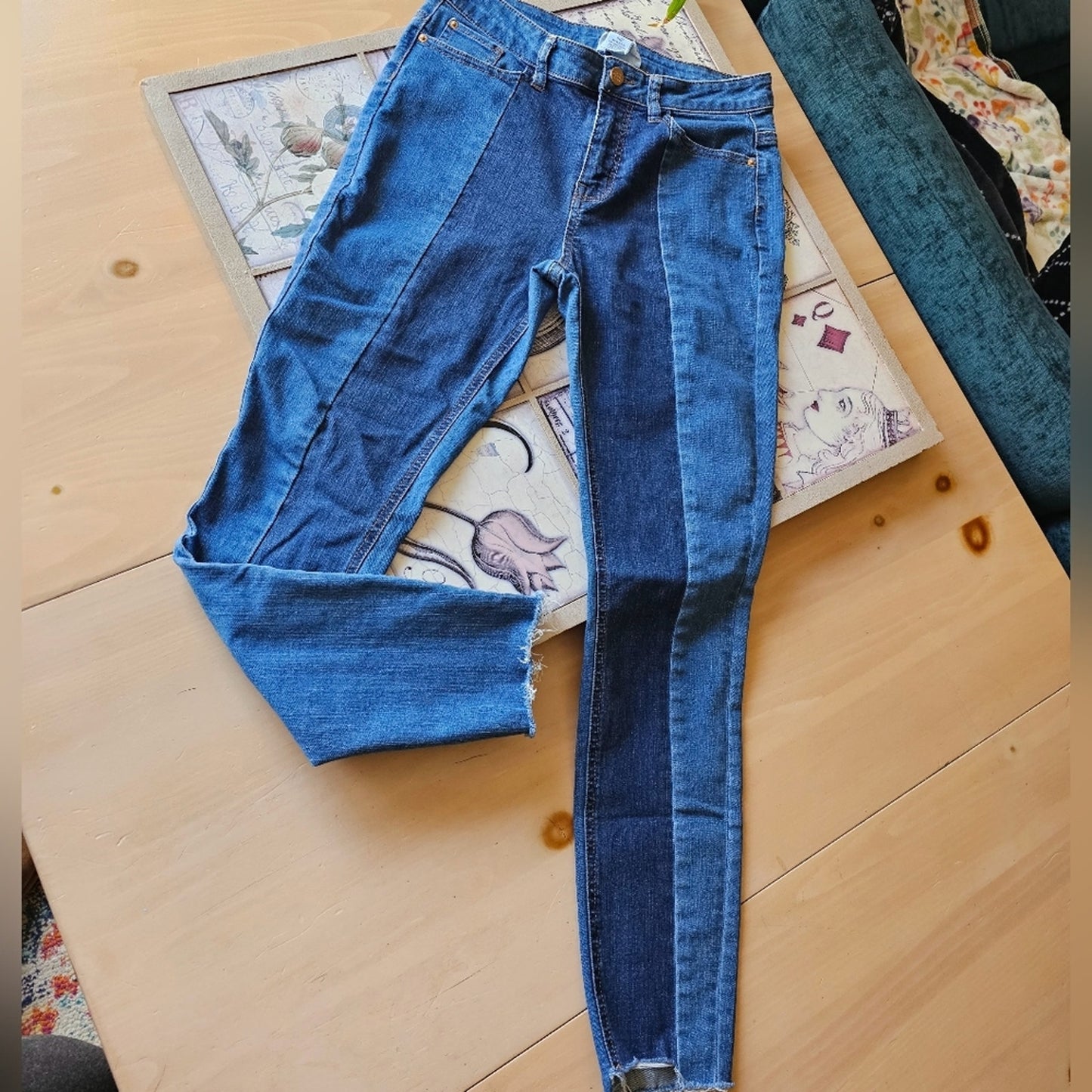 Super Cute Stretchy Republic Denim, Vintage! Skinny Jean's