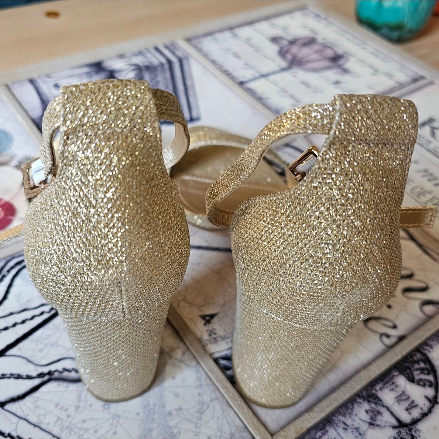 STUNNING Sparkling Coas's Thick Heels